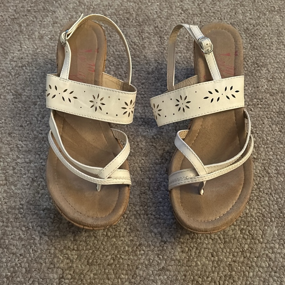 White & Tan Wedges - Picture 2 of 4